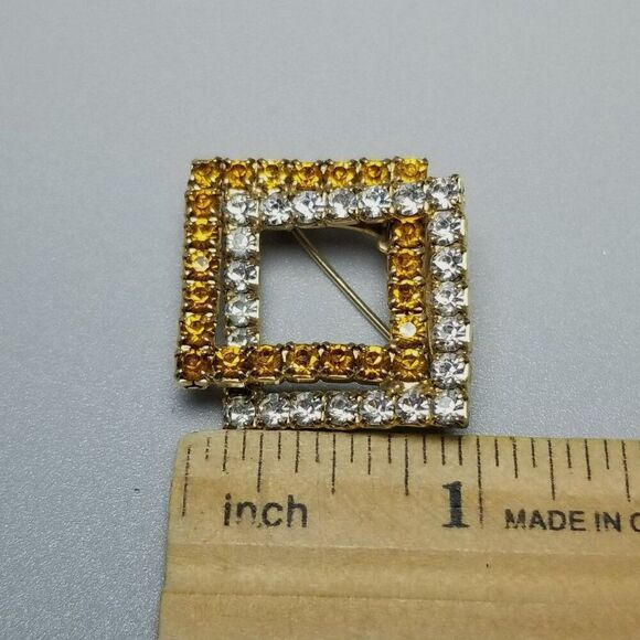 Vintage Orange Rhinestone Square Brooch, Gold Tone Prong Set Lapel Pin, Estate - Picture 4 of 6